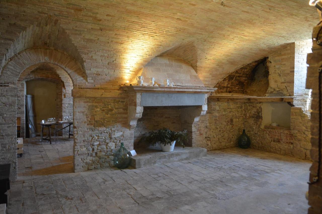 Castello Di Ramazzano - Tenute Aliani เปรูจา ภายนอก รูปภาพ