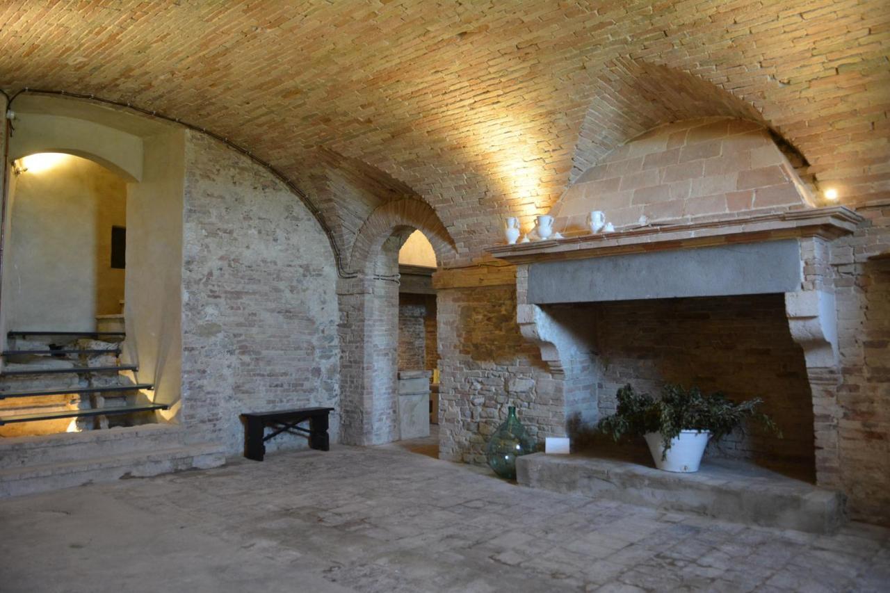 Castello Di Ramazzano - Tenute Aliani เปรูจา ภายนอก รูปภาพ