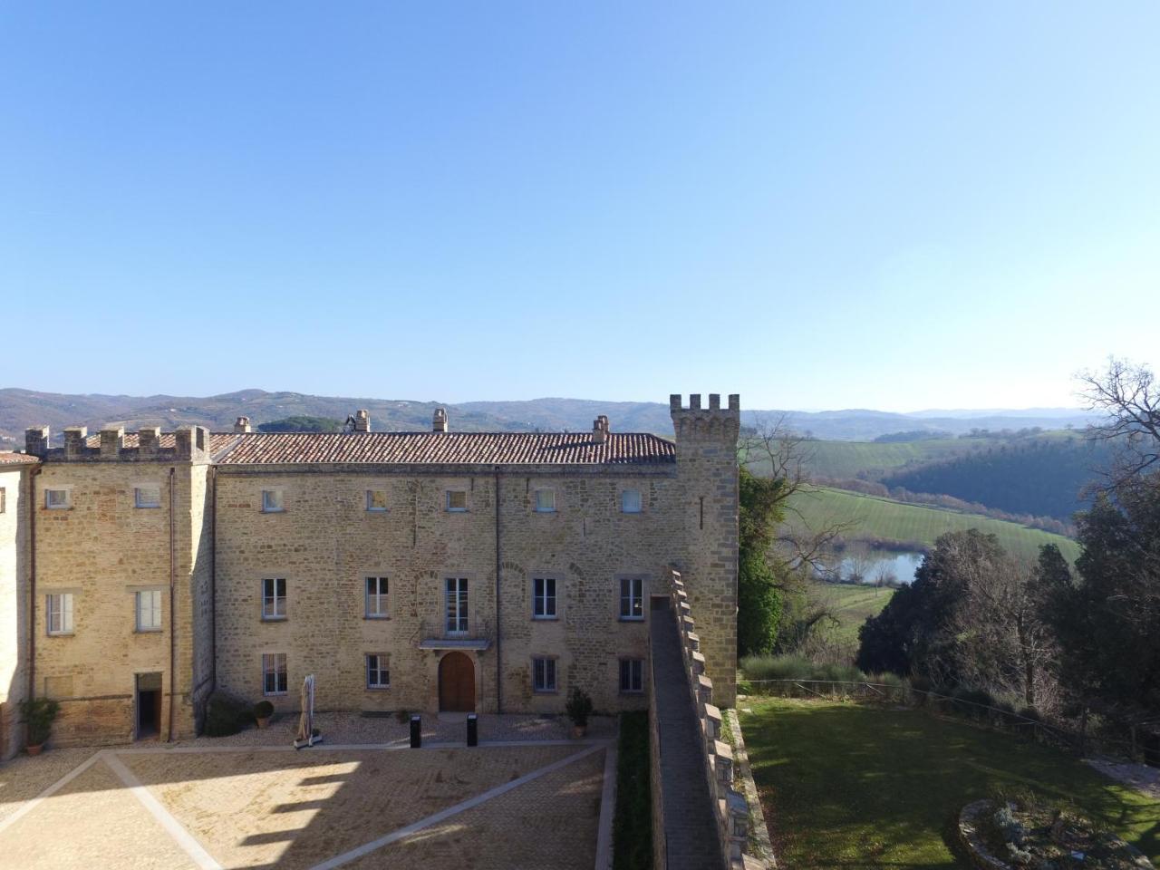 Castello Di Ramazzano - Tenute Aliani เปรูจา ภายนอก รูปภาพ