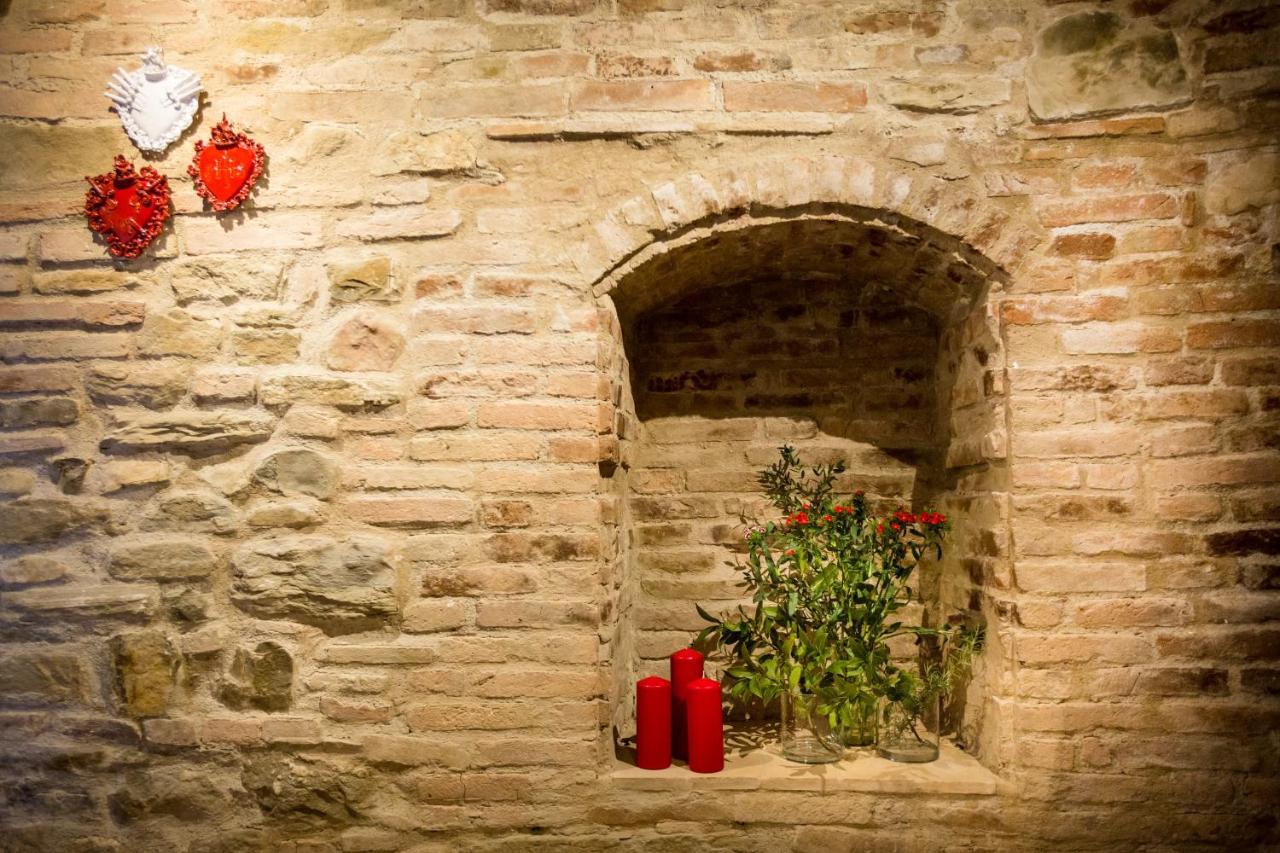 Castello Di Ramazzano - Tenute Aliani เปรูจา ภายนอก รูปภาพ